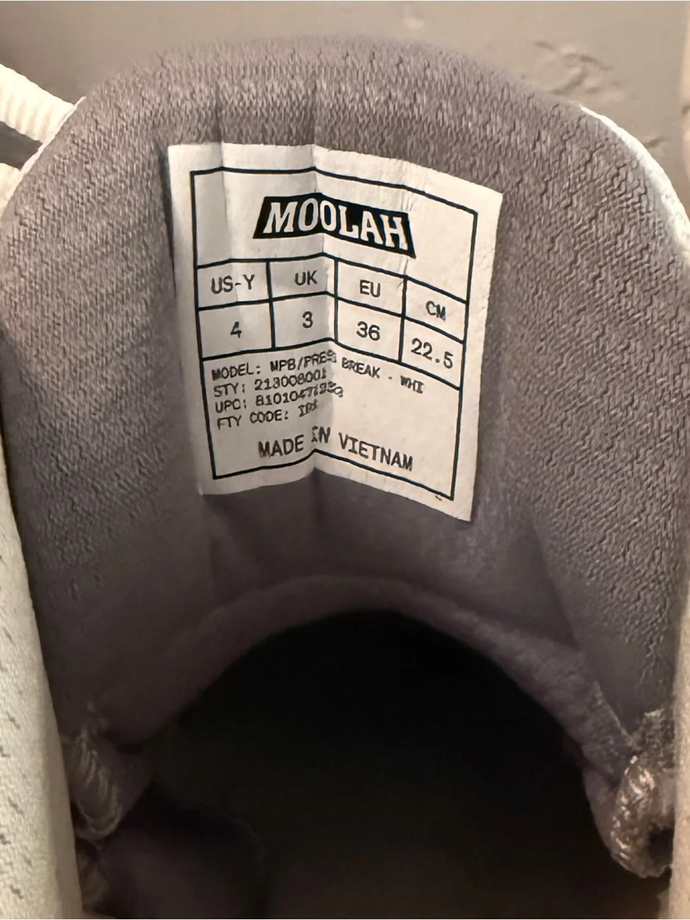 Moolah kids white